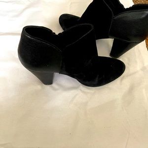 Gianni Bini heel booties